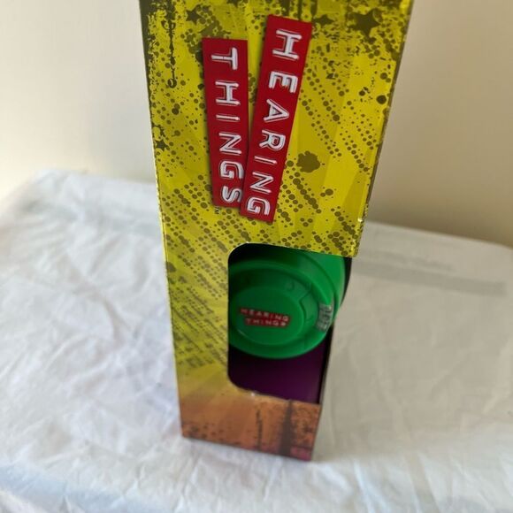 Hasbro Hearing Things Game Lip Reading Challenge New - Picture 2 of 4